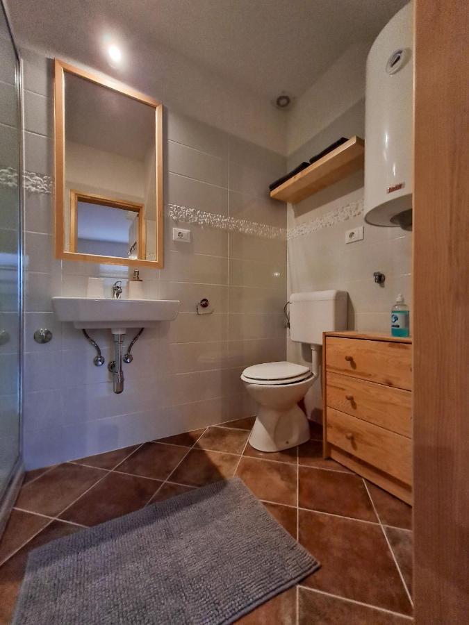 Sweet House And Apartment Ровинь Экстерьер фото