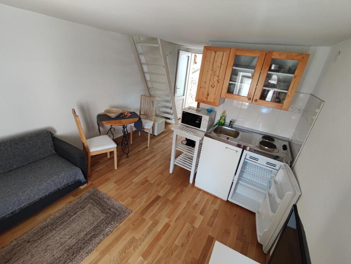 Sweet House And Apartment Ровинь Экстерьер фото